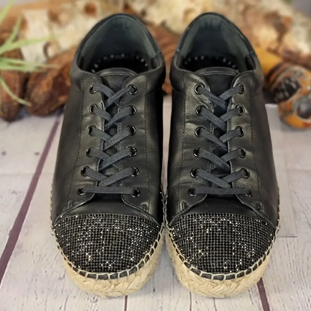 Kendall & Kylie sneaker style